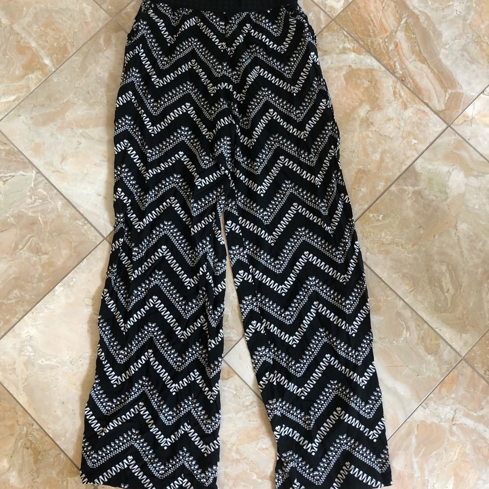 Black and white beach pants with elastic waist